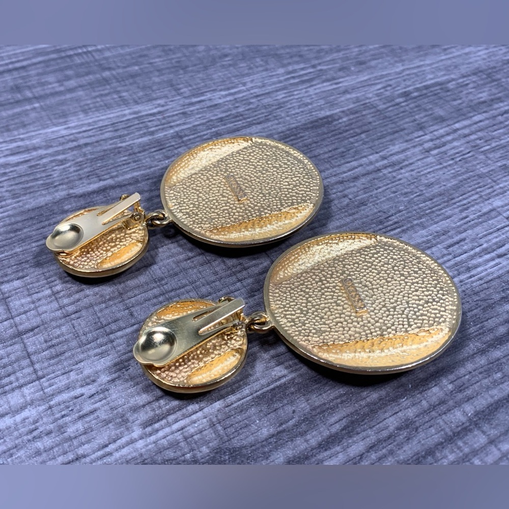 Vintage 80’s Essex Chunky Runway Gold Black Drop Clip on Earrings Signed - Picture 10 of 10